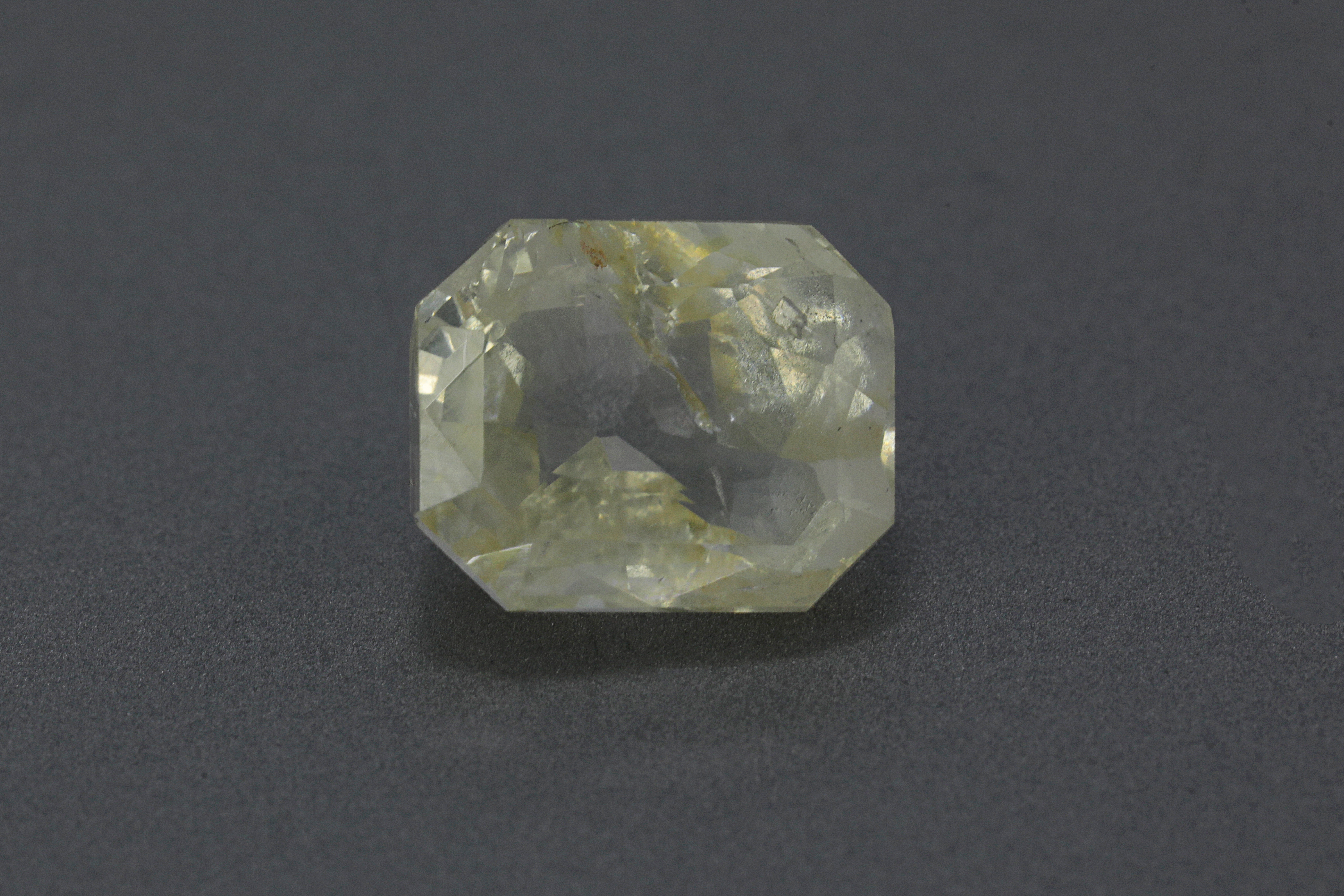 Yellow Sapphire (8.5 ratti )