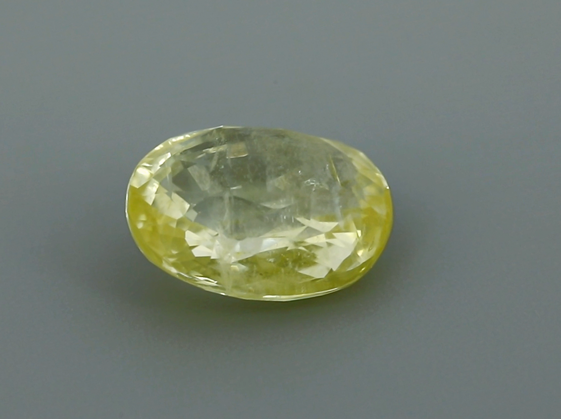 Yellow Sapphire (7.25 ratti )