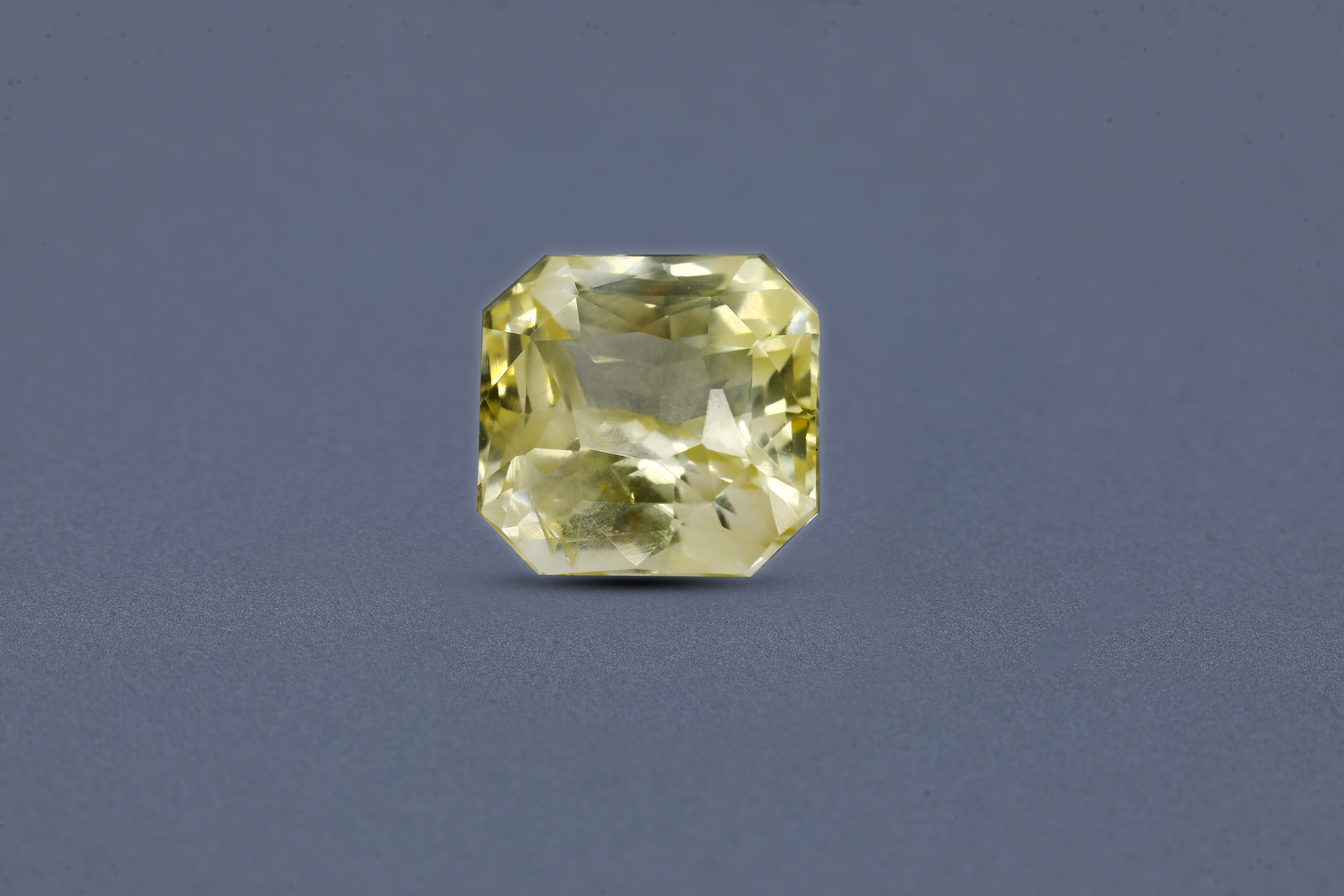 Yellow Sapphire (7.25 ratti )
