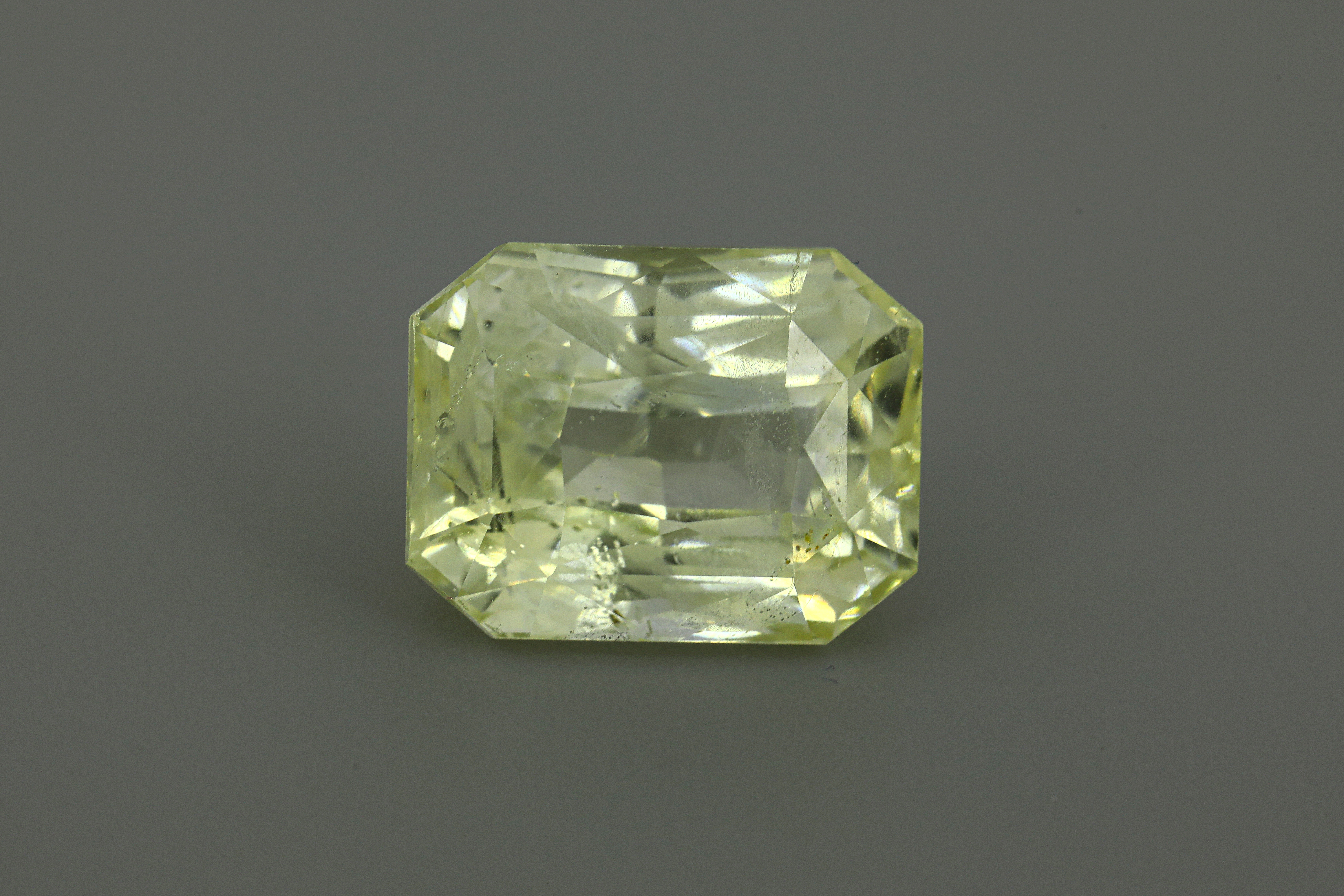 Yellow Sapphire (10.25 ratti )