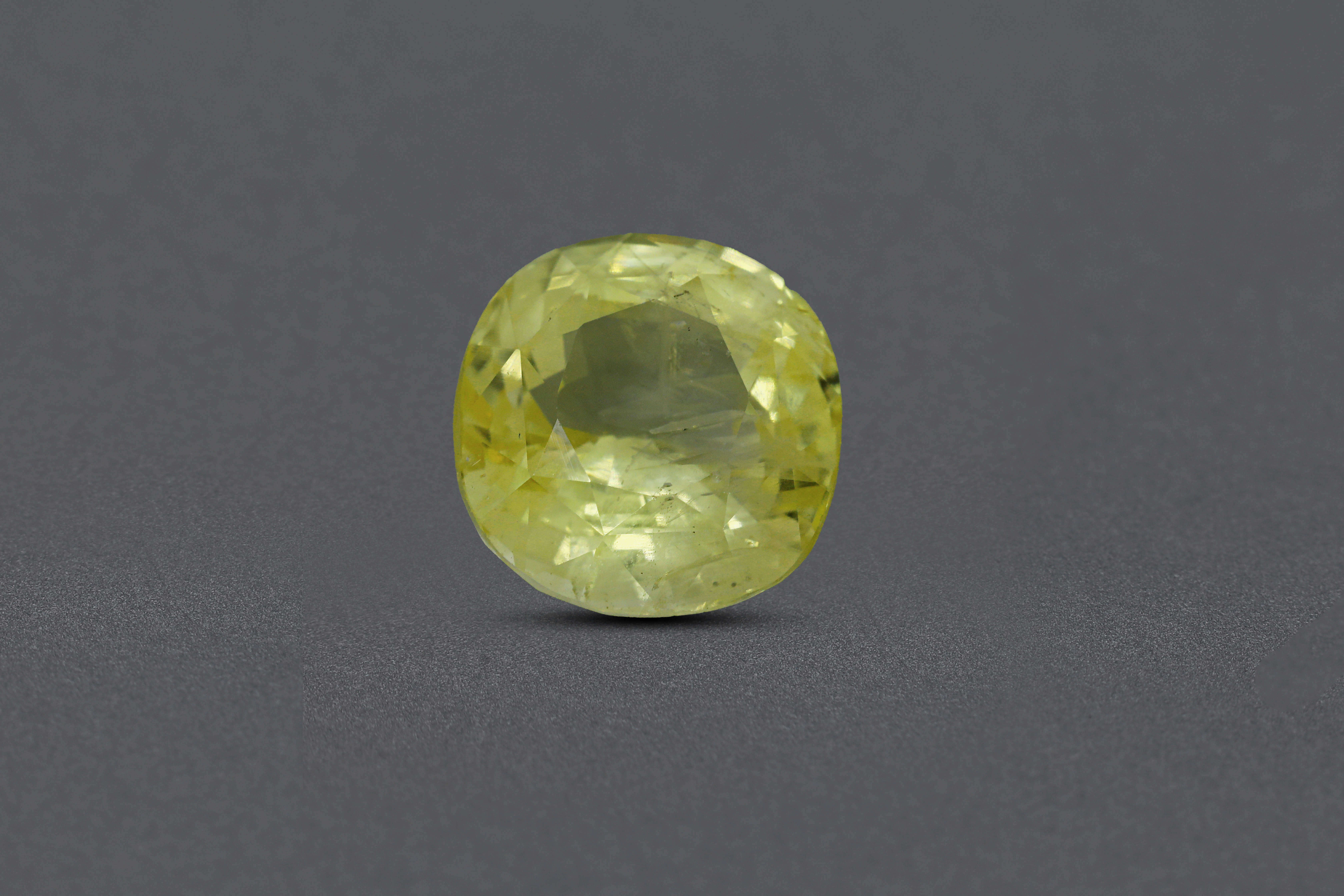 Yellow Sapphire (5.5 ratti )