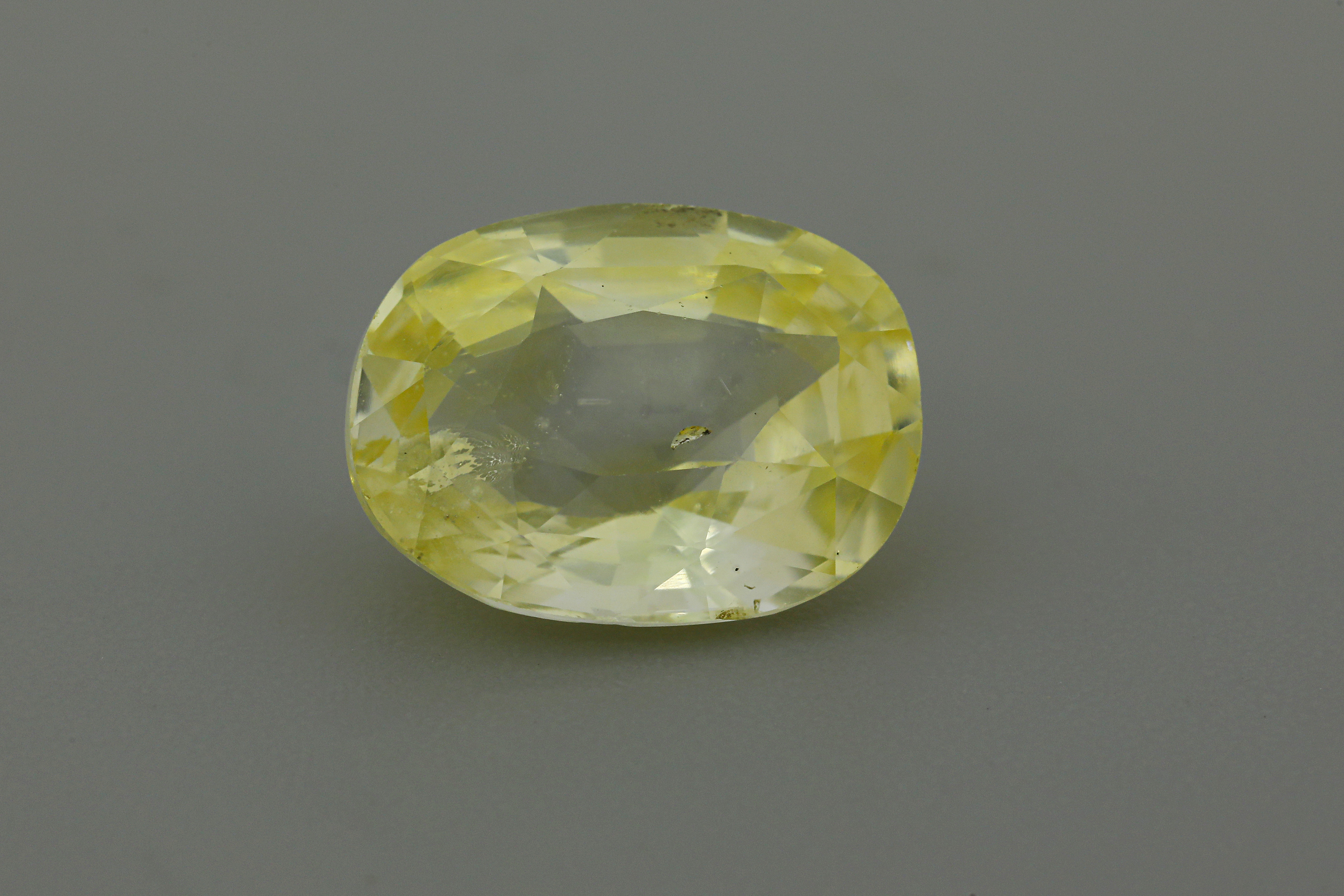 Yellow Sapphire (5.25 ratti )