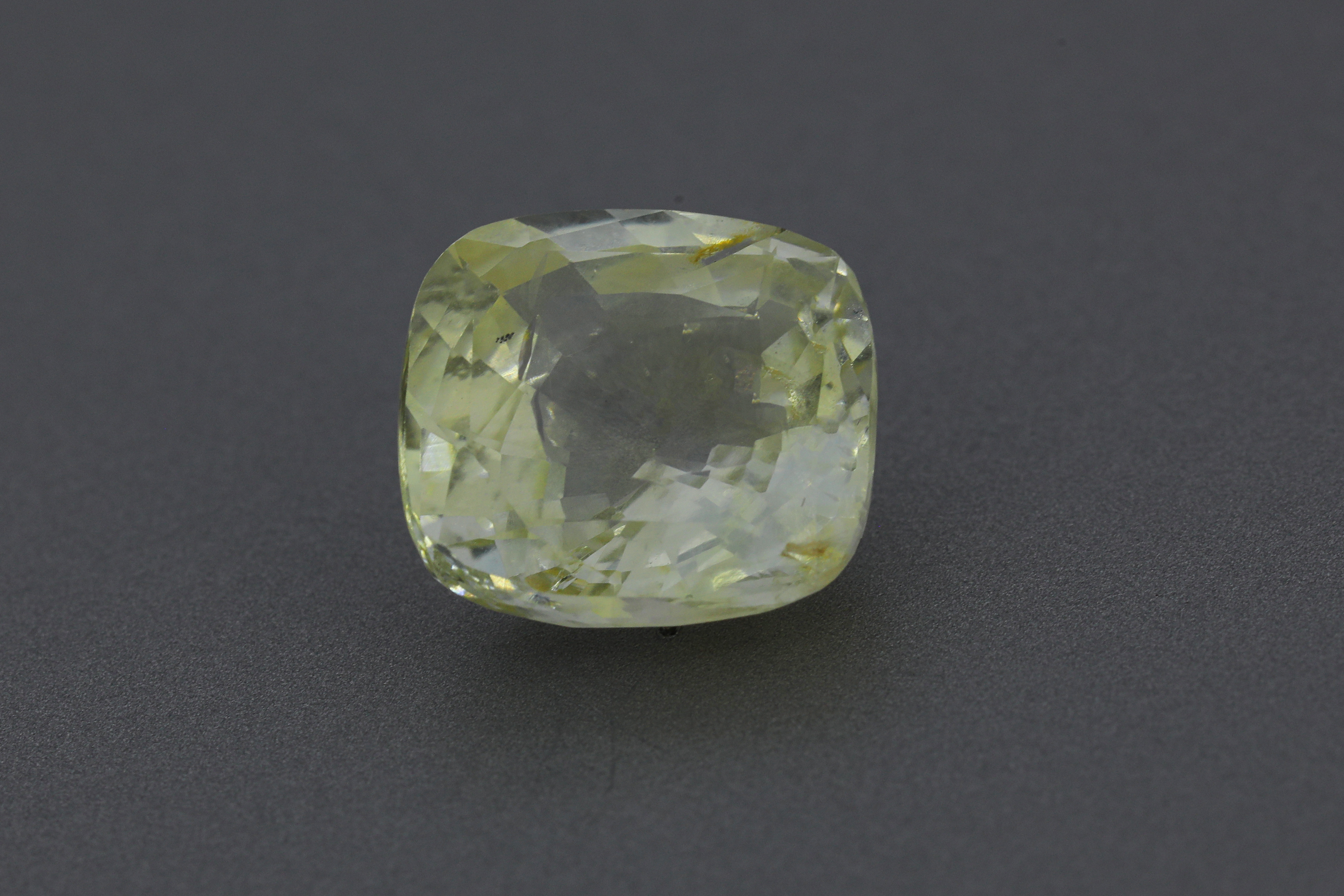 Yellow Sapphire (5.5 ratti )