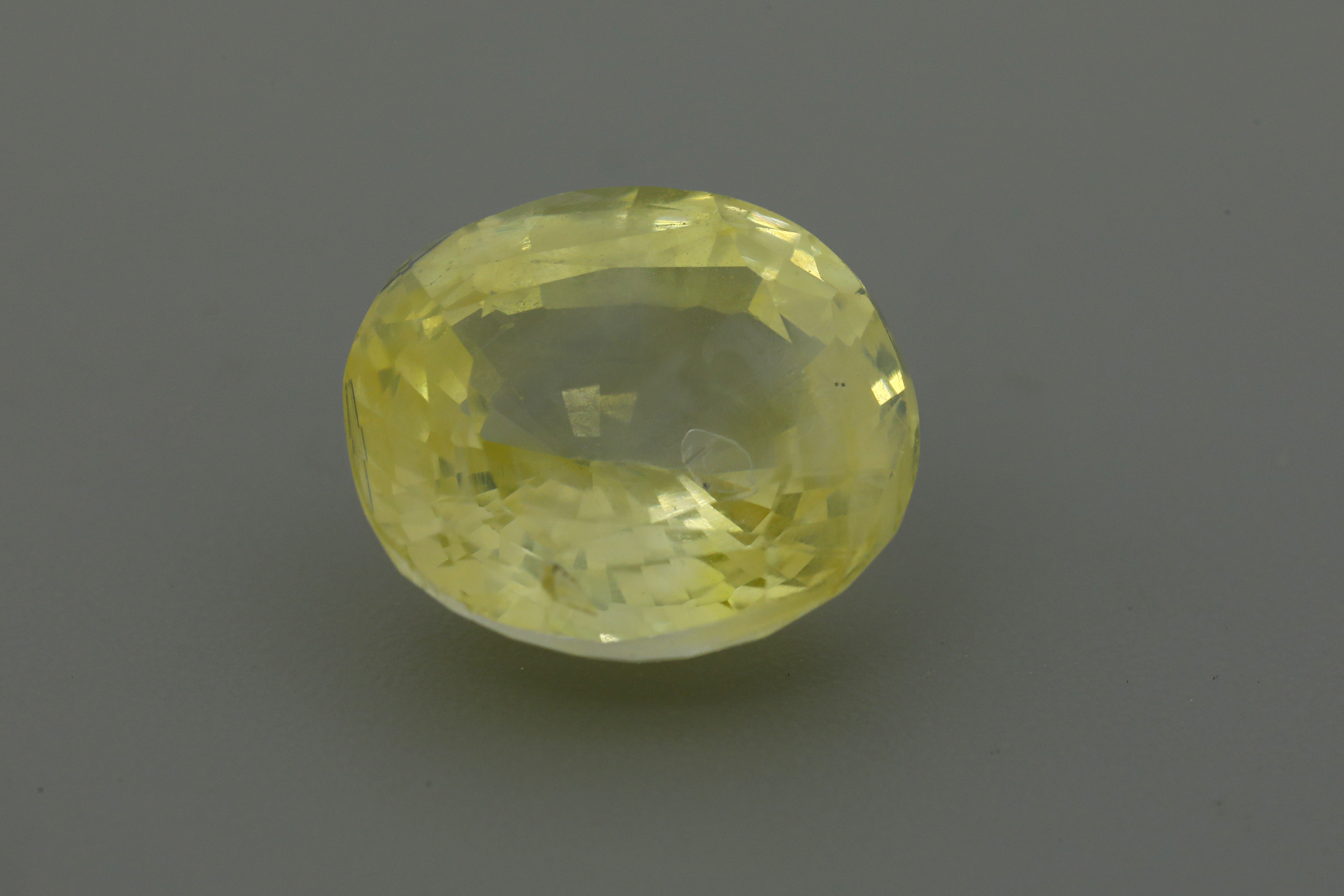 Yellow Sapphire (8 ratti )