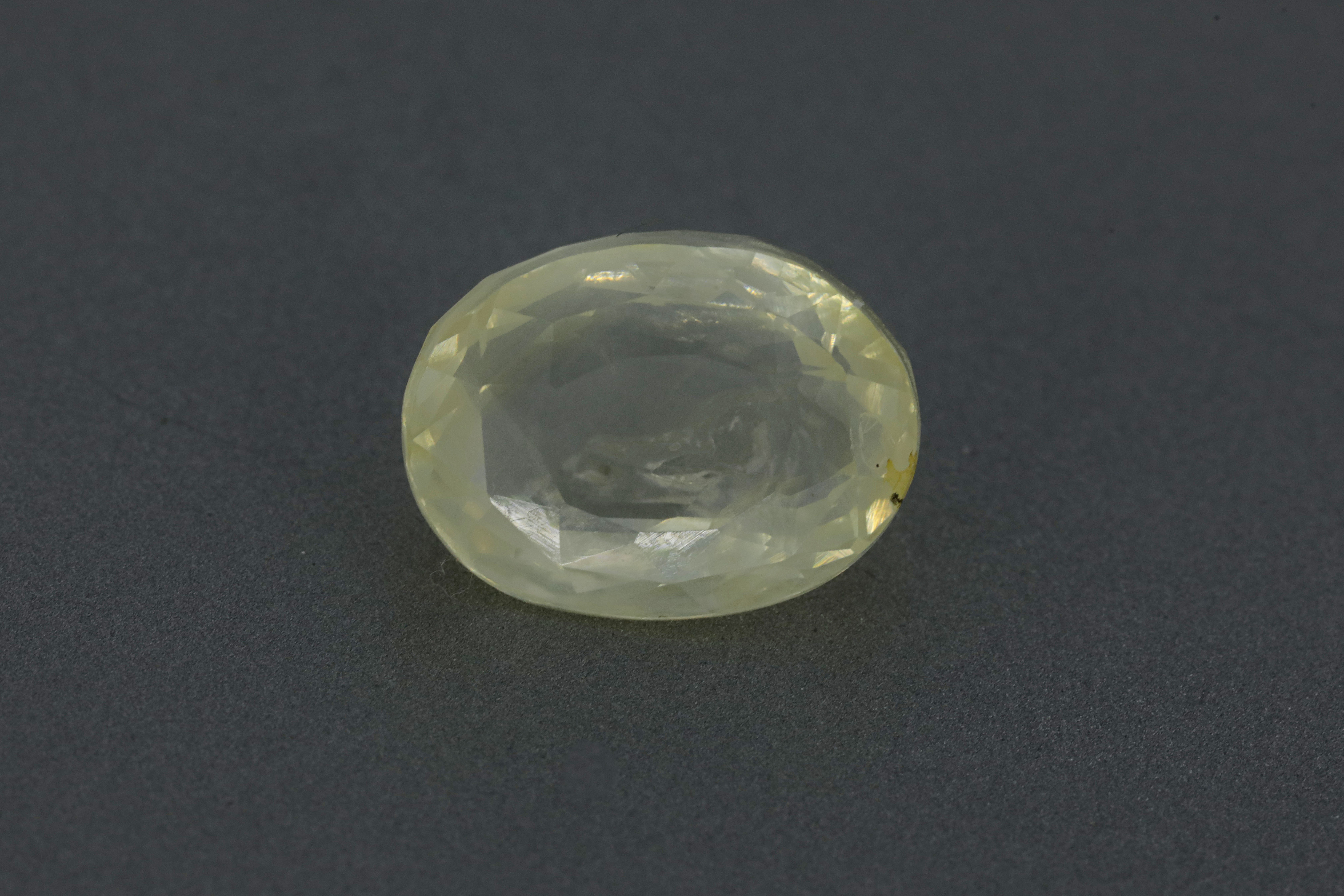 Yellow Sapphire (7.5 ratti )