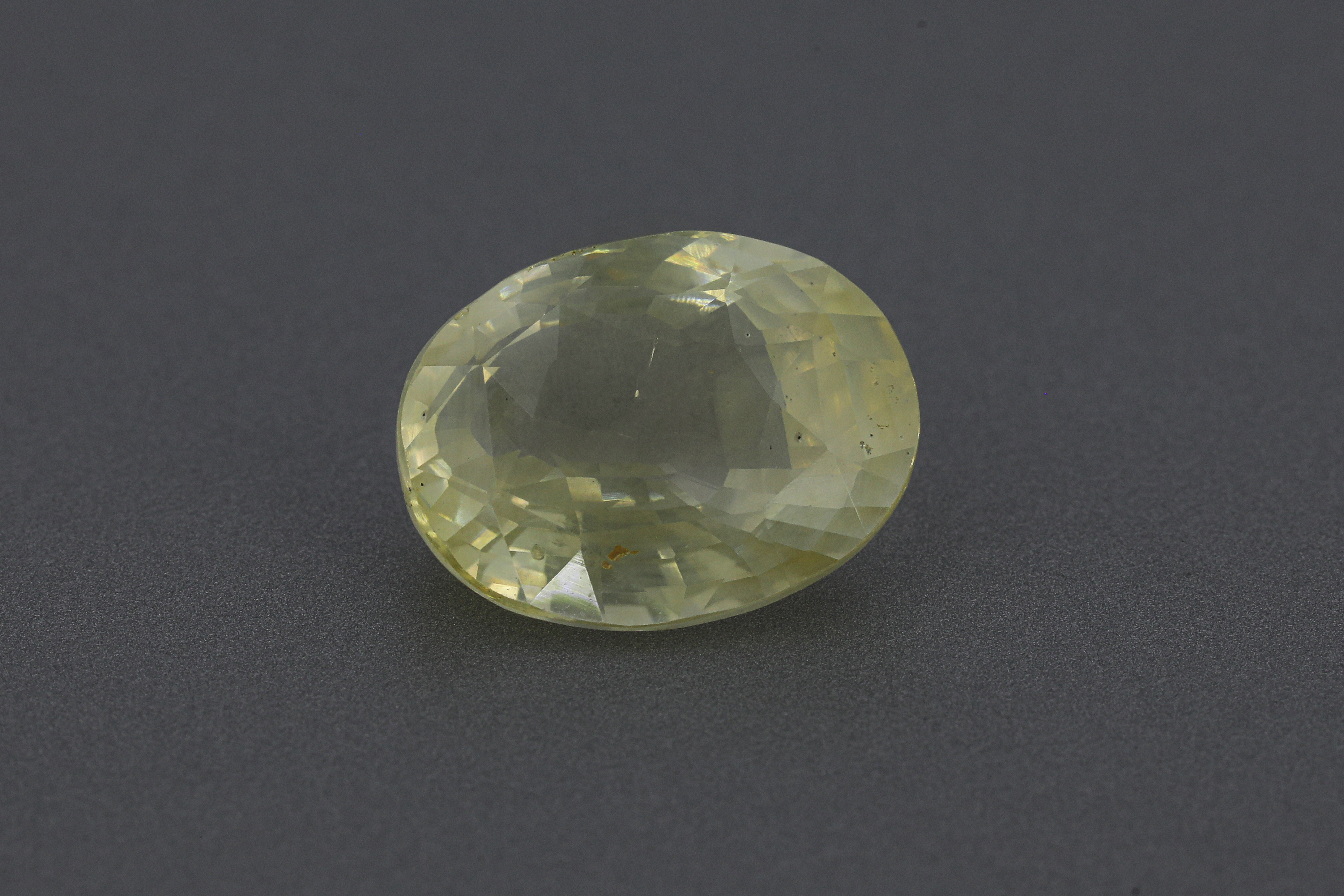 Yellow Sapphire (7 ratti )
