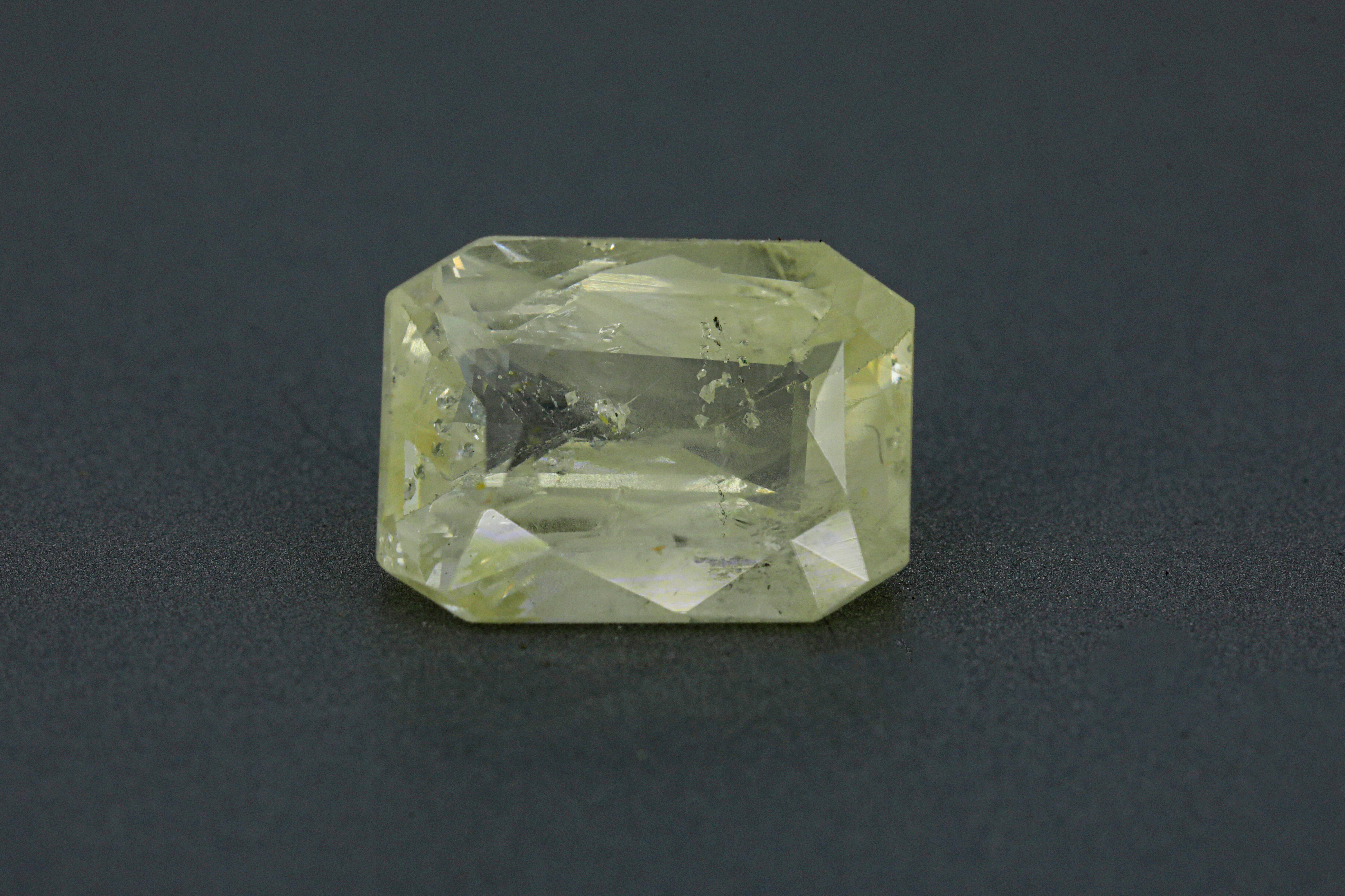 Yellow Sapphire (8.25 ratti )